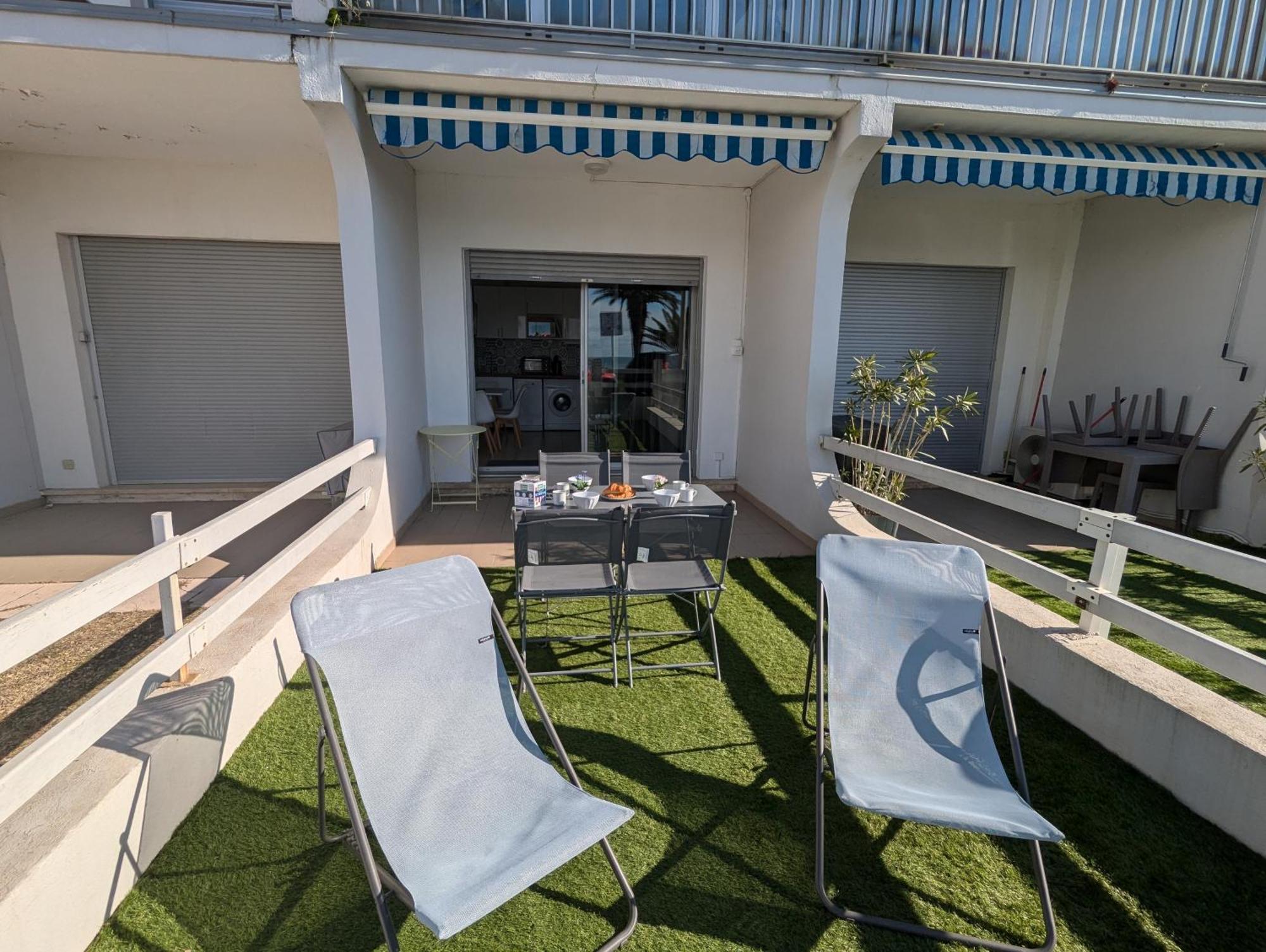 Sol-Y-Days Goeland, Appartement Avec Terrasse Front De Mer Et Place De Parking En Centre-Ville Le Grau-du-Roi Bagian luar foto